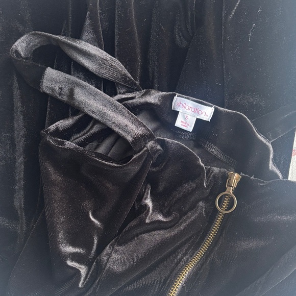 ⚡️💲5️⃣⚡️ Y2K Style Black Velvet Zip Up Mini Dress- Whimsigoth - Small - Picture 5 of 7